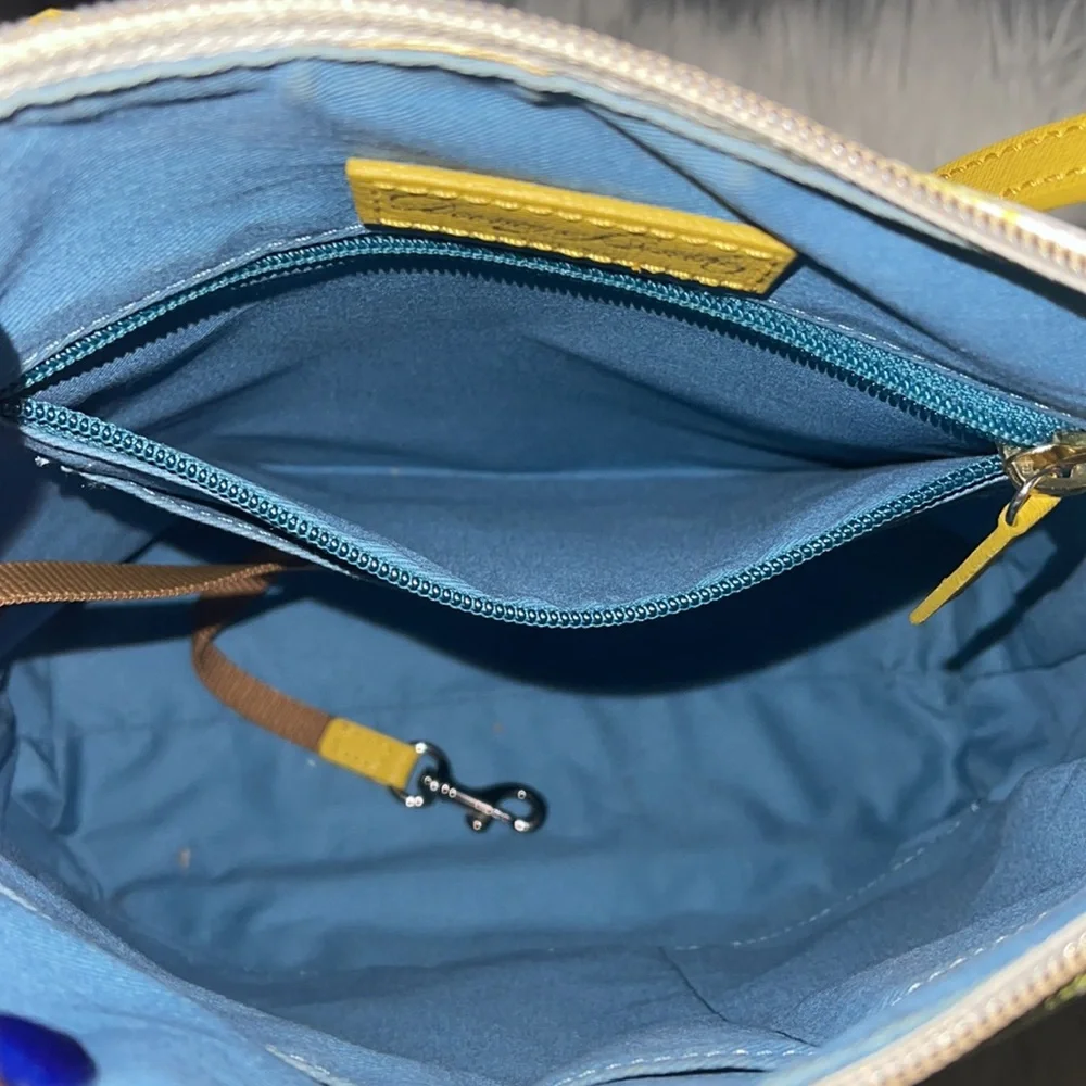 Dooney & Bourke 🍋 Limone Lemons🍋 Crossbody EUC - Picture 13 of 16